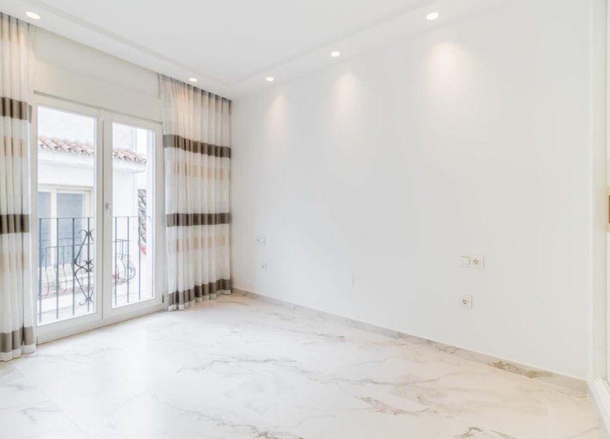 Resale - House - Townhouse - Estepona - Estepona Centro