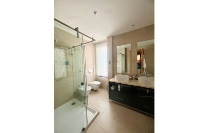 Resale - Ground floor apartment - Marbella - Altos de los Monteros