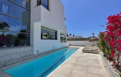 Resale - House - Detached Villa - Marbella - Nagüeles