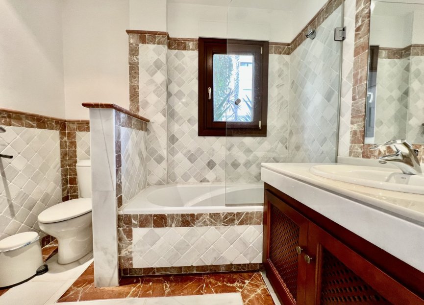 Resale - Ground floor apartment - Marbella - The Golden Mile