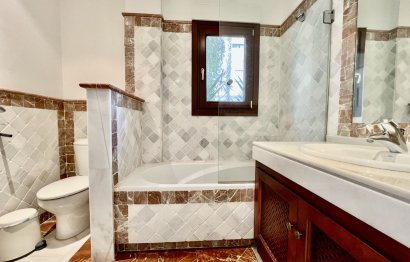 Resale - Ground floor apartment - Marbella - The Golden Mile