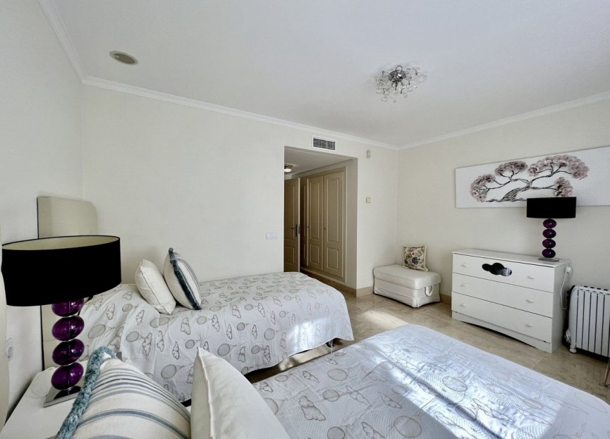 Resale - Ground floor apartment - Marbella - The Golden Mile