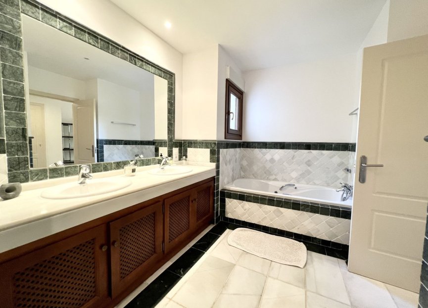 Resale - Ground floor apartment - Marbella - The Golden Mile