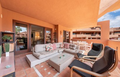 Resale - Apartment - Middle Floor Apartment - Estepona - Estepona Centro