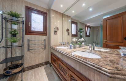 Resale - Apartment - Middle Floor Apartment - Estepona - Estepona Centro