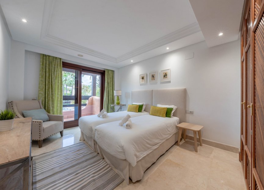 Resale - Apartment - Middle Floor Apartment - Estepona - Estepona Centro