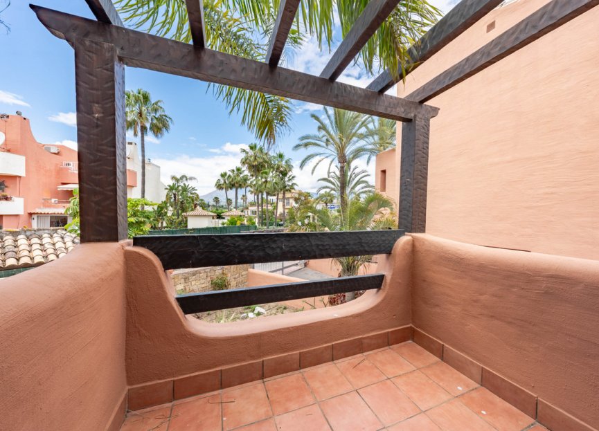 Resale - Apartment - Middle Floor Apartment - Estepona - Estepona Centro