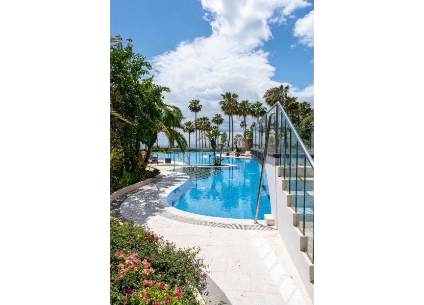 Resale - Apartment - Middle Floor Apartment - Estepona - Estepona Centro