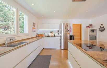 Resale - House - Detached Villa - Marbella - Nueva Andalucia