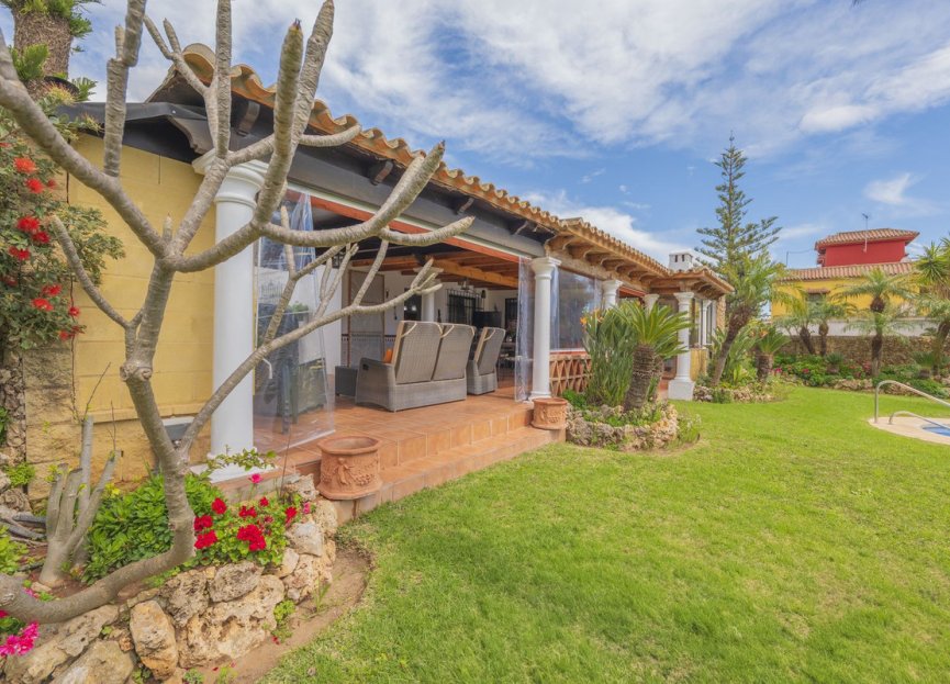 Resale - House - Detached Villa - Marbella - Las Chapas