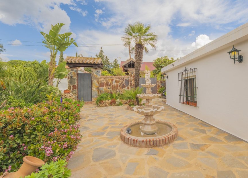 Resale - House - Detached Villa - Marbella - Las Chapas