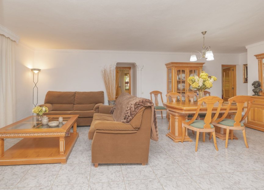 Resale - House - Detached Villa - Marbella - Las Chapas