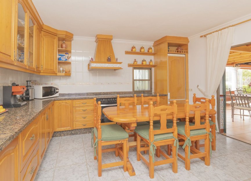 Resale - House - Detached Villa - Marbella - Las Chapas