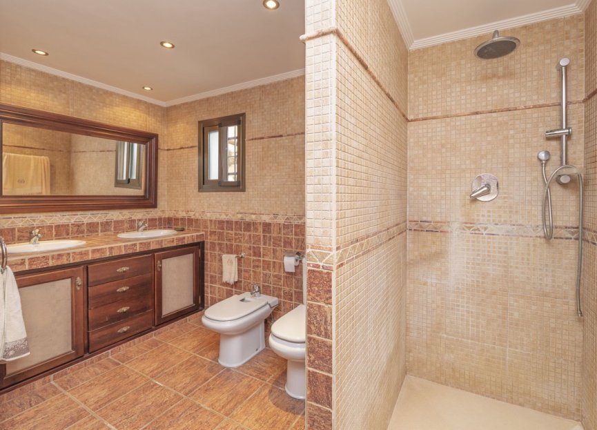 Resale - House - Detached Villa - Marbella - Las Chapas