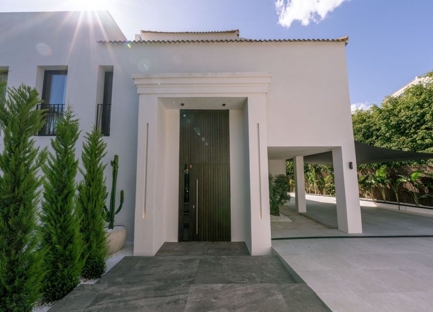 Resale - House - Detached Villa - Marbella - Nueva Andalucia