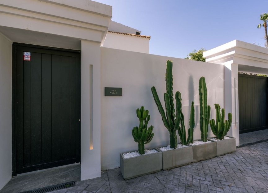 Resale - House - Detached Villa - Marbella - Nueva Andalucia