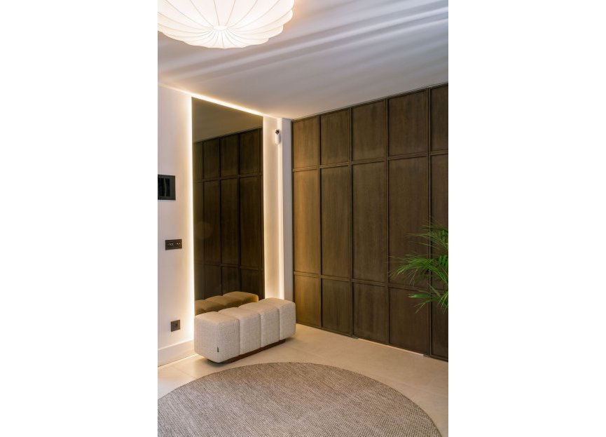 Resale - House - Detached Villa - Marbella - Nueva Andalucia