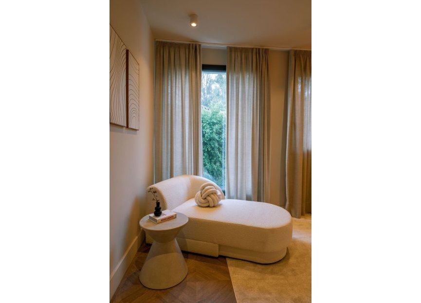 Resale - House - Detached Villa - Marbella - Nueva Andalucia