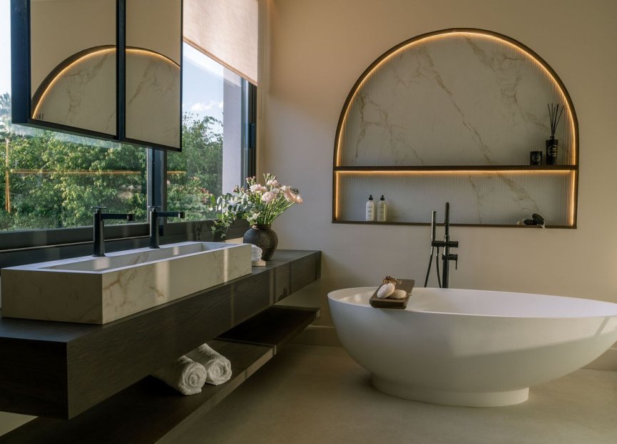 Resale - House - Detached Villa - Marbella - Nueva Andalucia