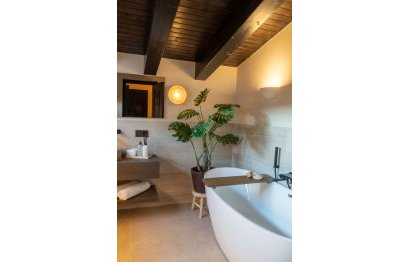 Resale - House - Detached Villa - Marbella - Nueva Andalucia