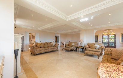 Resale - House - Detached Villa - Estepona - Estepona Centro