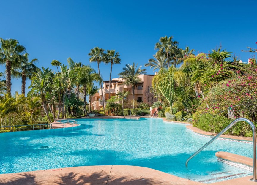 Resale - Apartment - Middle Floor Apartment - Marbella - Sierra Blanca