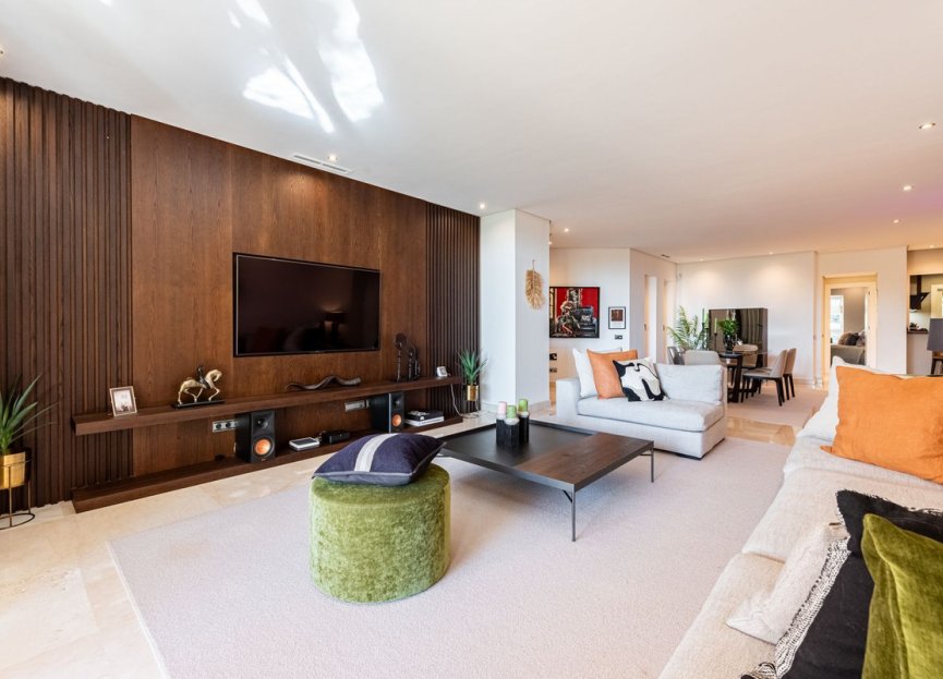 Resale - Apartment - Middle Floor Apartment - Marbella - Sierra Blanca