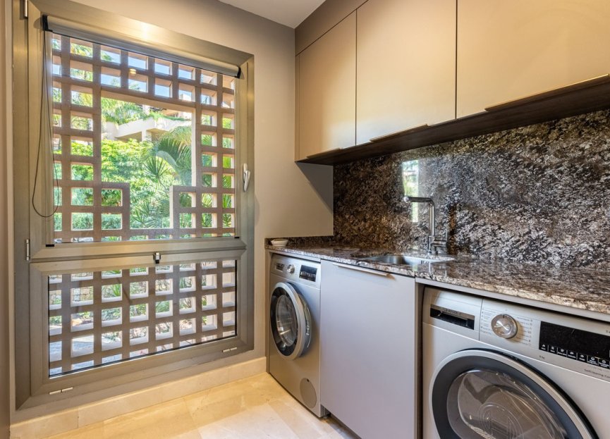 Resale - Apartment - Middle Floor Apartment - Marbella - Sierra Blanca