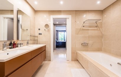 Resale - Apartment - Middle Floor Apartment - Marbella - Sierra Blanca