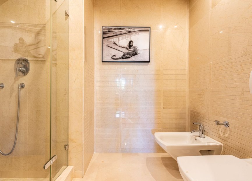 Resale - Apartment - Middle Floor Apartment - Marbella - Sierra Blanca