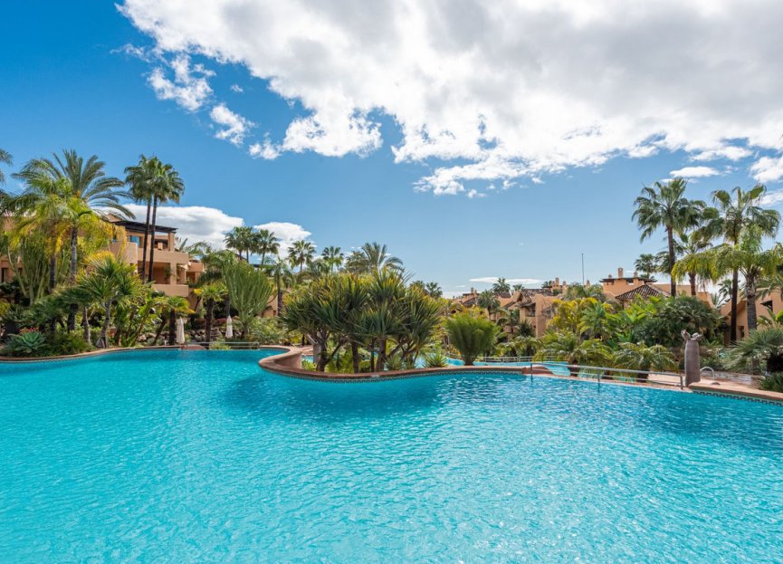 Resale - Apartment - Middle Floor Apartment - Marbella - Sierra Blanca