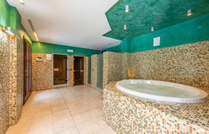 Resale - Ground floor apartment - Estepona - Estepona Centro