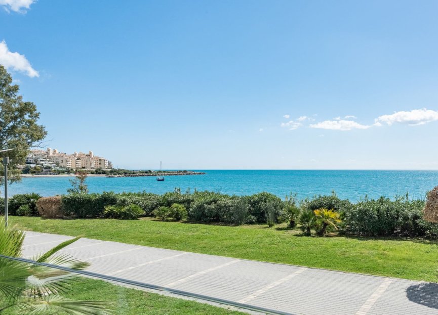 Resale - Ground floor apartment - Estepona - Estepona Centro