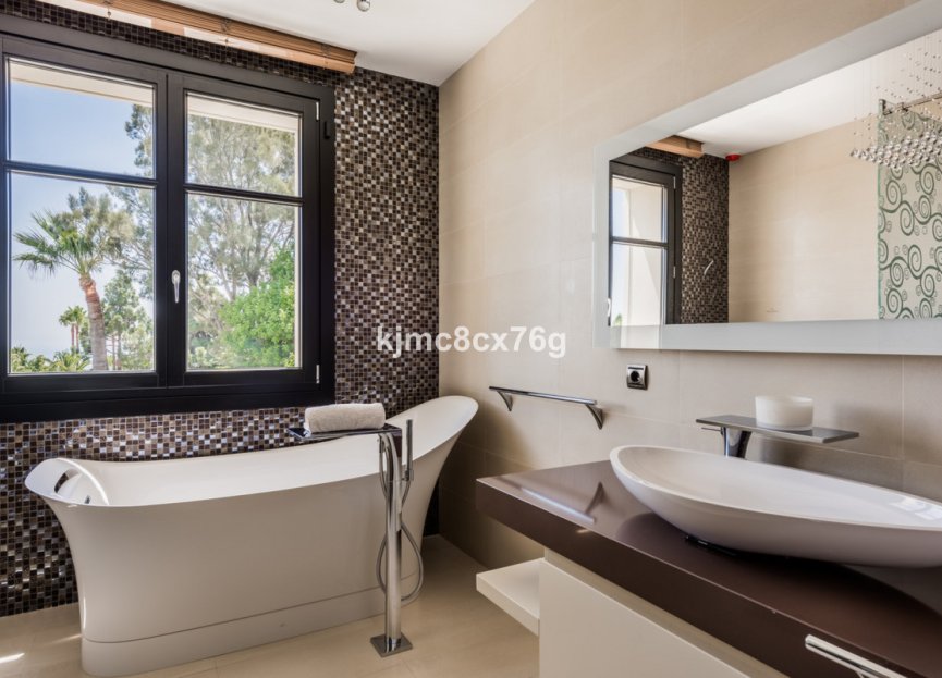 Reventa - House - Detached Villa - Marbella - Hacienda Las Chapas