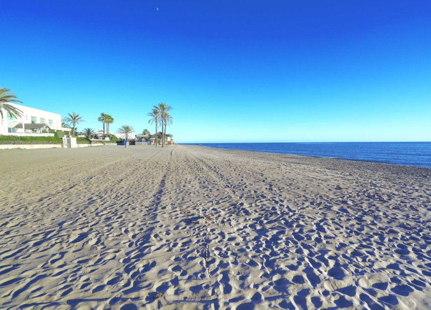 Resale - Apartment - Middle Floor Apartment - Marbella - Elviria