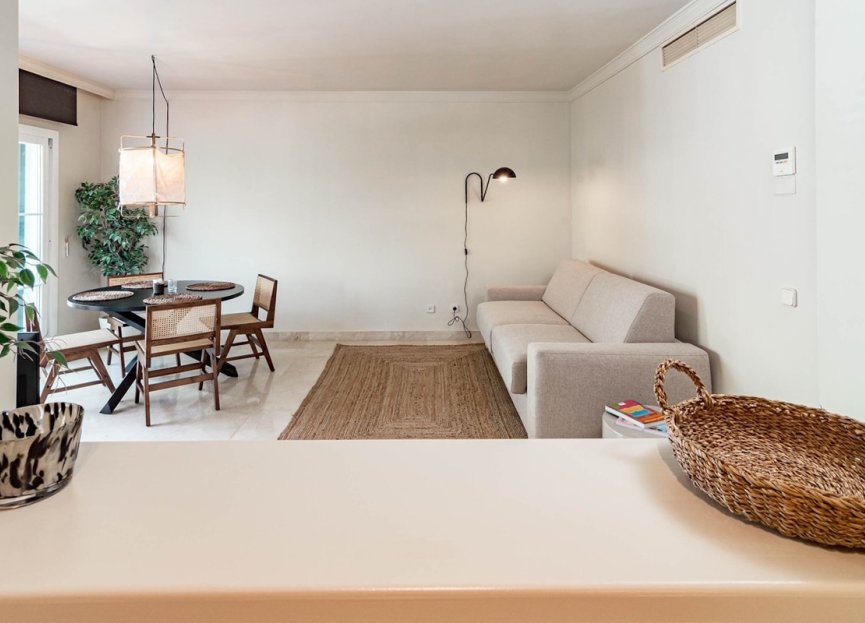 Resale - Apartment - Top Floor Apartment - Marbella - Nueva Andalucia