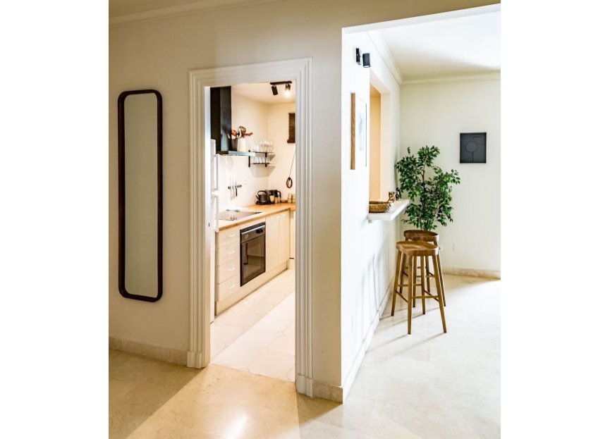 Resale - Apartment - Top Floor Apartment - Marbella - Nueva Andalucia