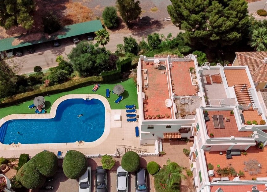 Resale - Apartment - Top Floor Apartment - Marbella - Nueva Andalucia