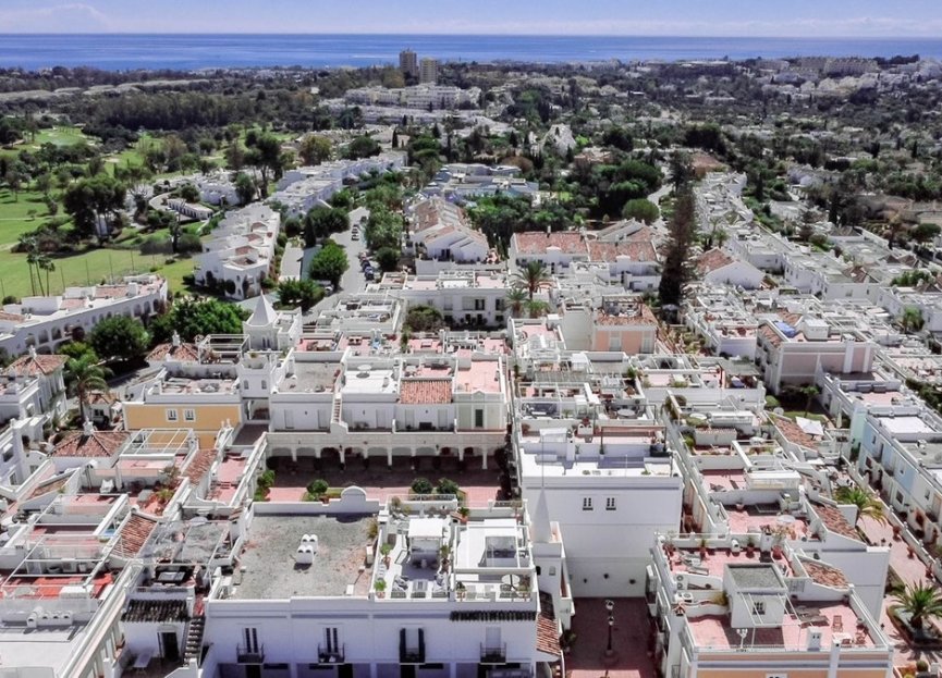 Resale - Apartment - Top Floor Apartment - Marbella - Nueva Andalucia