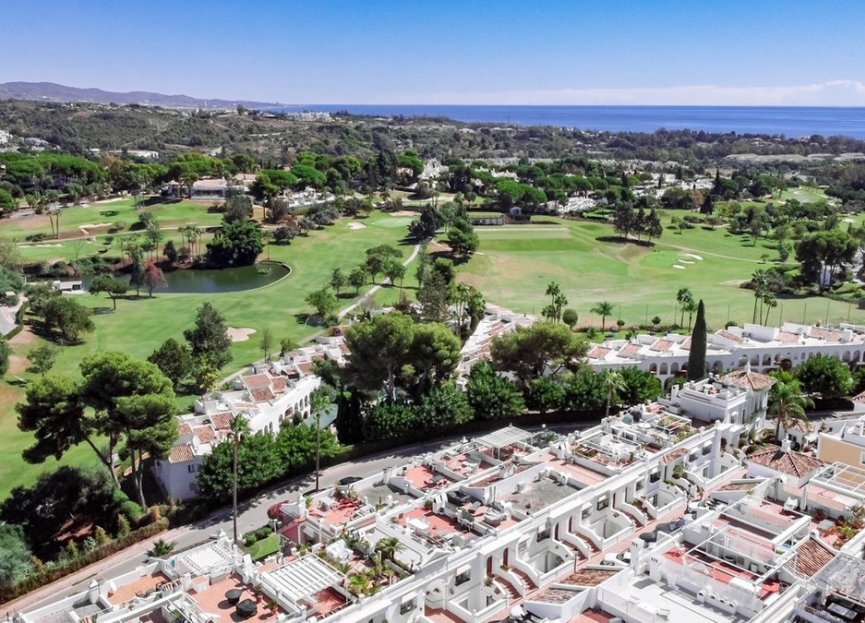 Resale - Apartment - Top Floor Apartment - Marbella - Nueva Andalucia