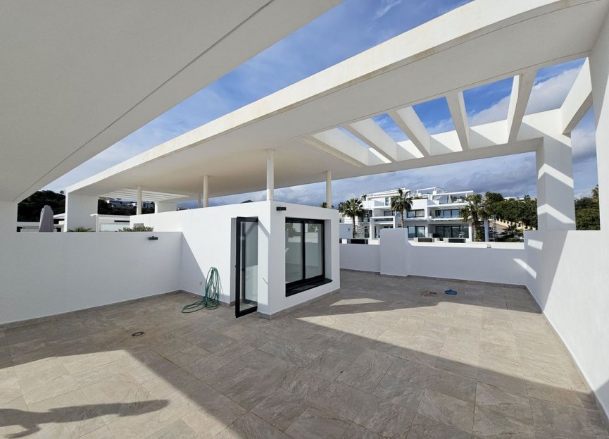Resale - Apartment - Penthouse - Estepona - Atalaya
