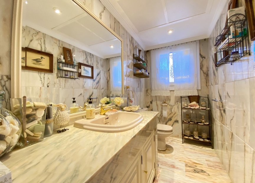 Resale - House - Detached Villa - Marbella - Marbella Centro