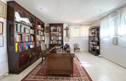 Resale - House - Detached Villa - Marbella - Marbella Centro