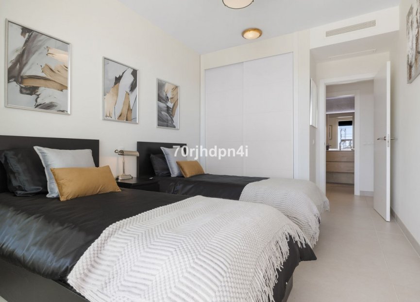 Resale - Apartment - Middle Floor Apartment - Estepona - Estepona Centro