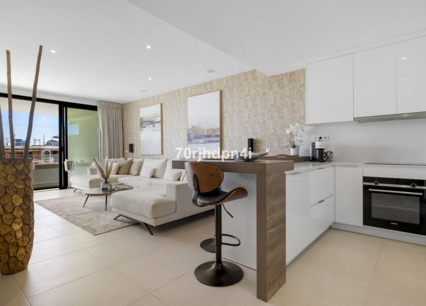 Resale - Apartment - Middle Floor Apartment - Estepona - Estepona Centro