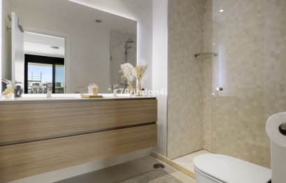 Resale - Apartment - Middle Floor Apartment - Estepona - Estepona Centro