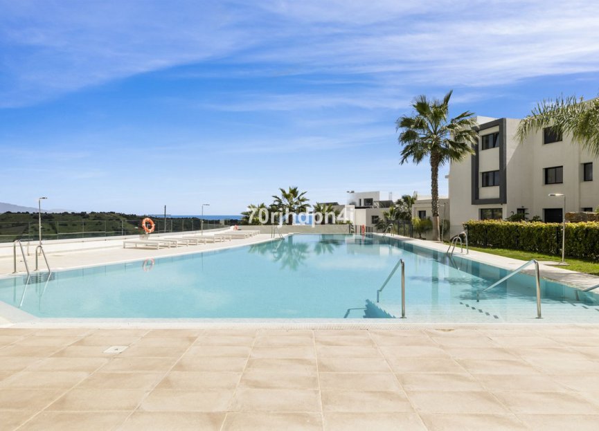 Resale - Apartment - Middle Floor Apartment - Estepona - Estepona Centro