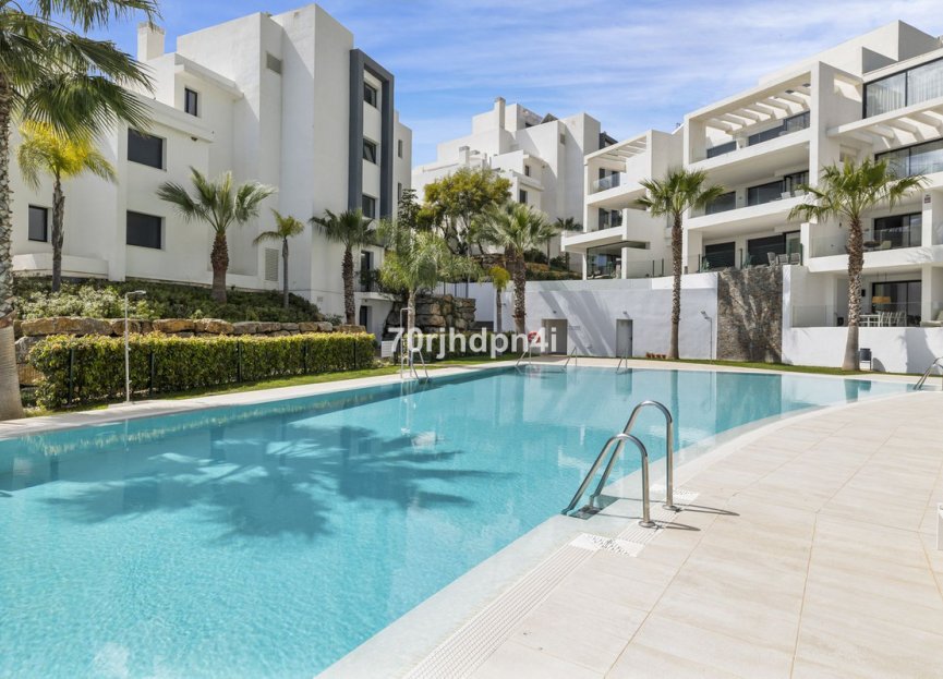 Resale - Apartment - Middle Floor Apartment - Estepona - Estepona Centro