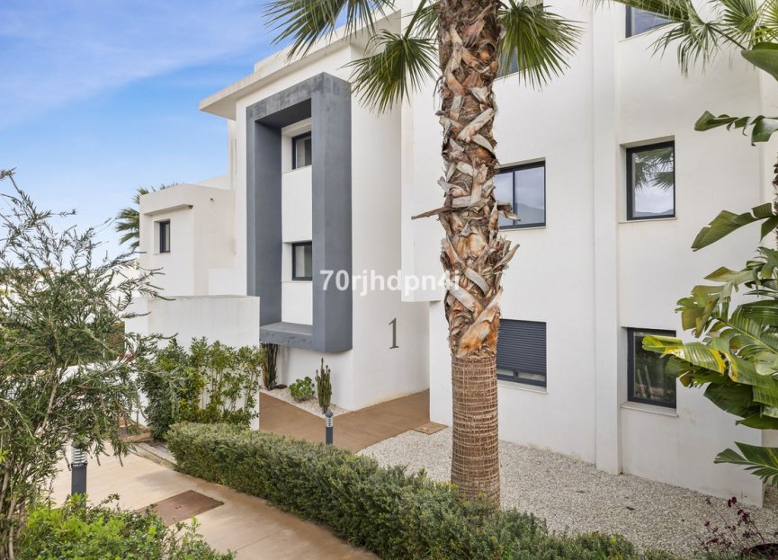 Resale - Apartment - Middle Floor Apartment - Estepona - Estepona Centro