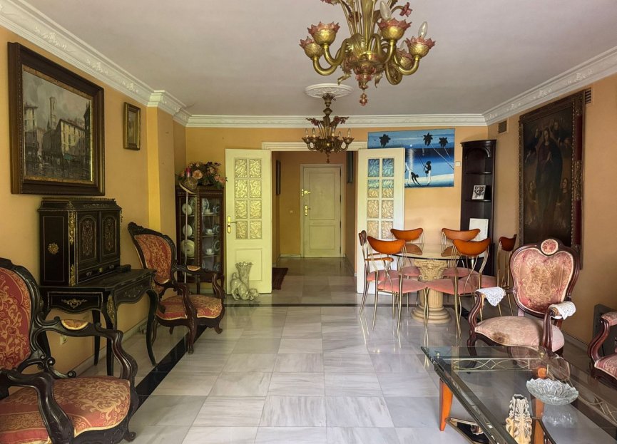 Resale - Apartment - Middle Floor Apartment - Marbella - Marbella Centro